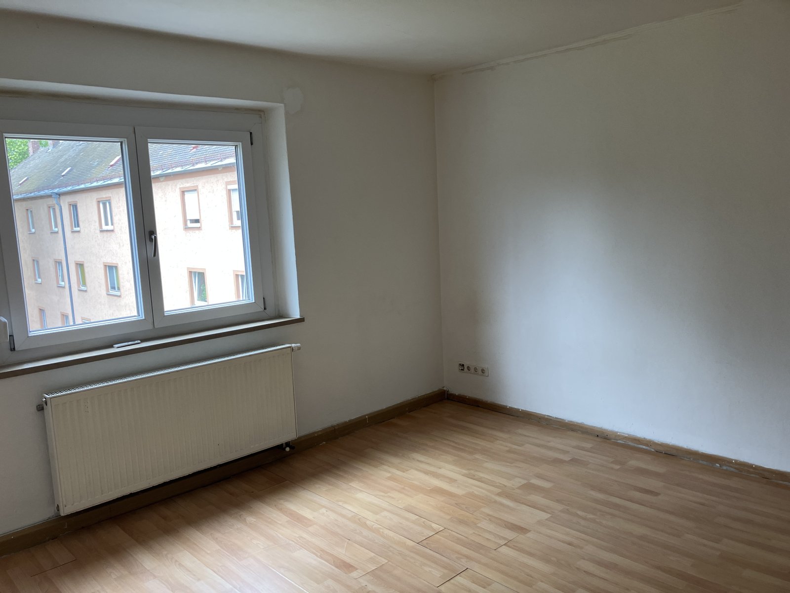 Großzügiges WG-Zimmer Nähe KKH St. Josef Großzügiges WG-Zimmer Nähe KKH St. Josef